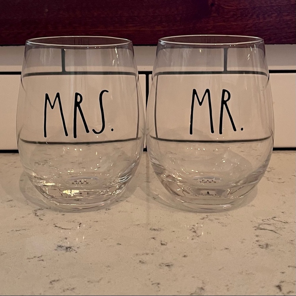 NIB Rae Dunn Mr and Mrs Stemless Wine Glass Set